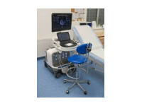 Ultrazvukový přístroj a vyšetřovací lůžko